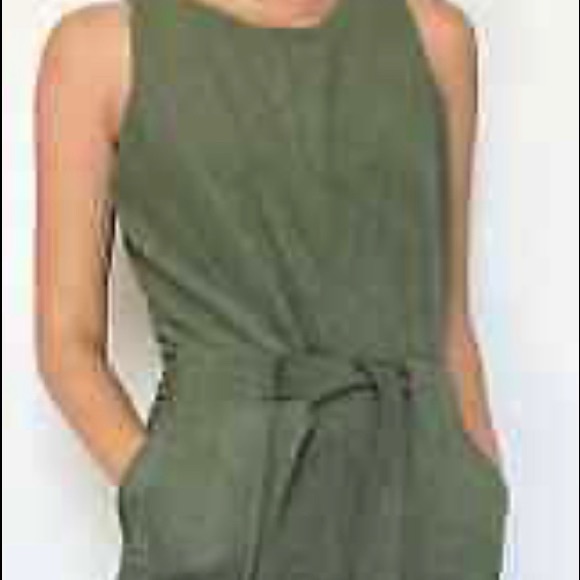Banana republic Jumpsuit forest green Sleeveless. Size 0 petite Suede s - Picture 14 of 14